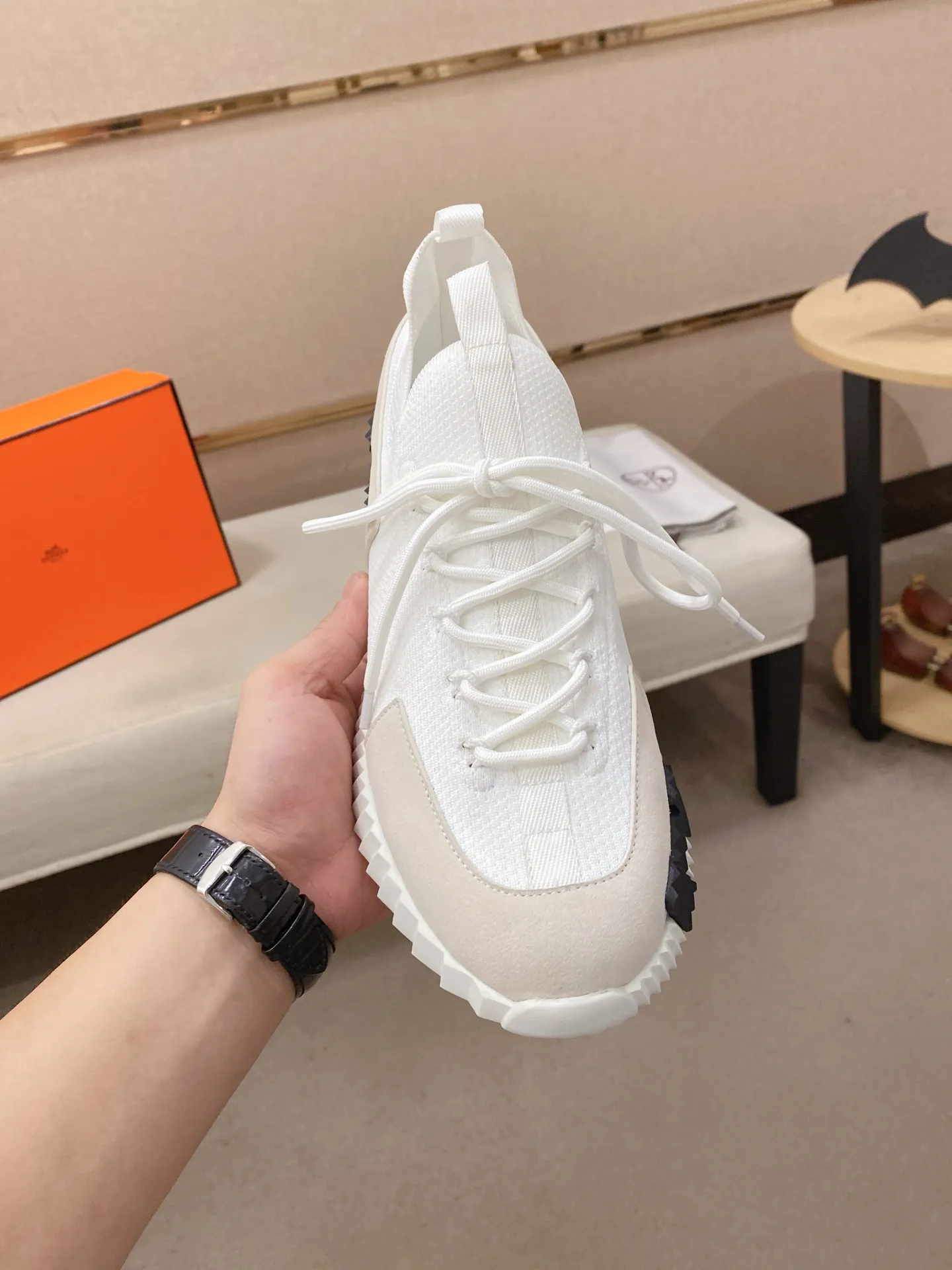 Men's clothing and shoes💰: 620💰《HERMES》【Classic Original Version】Hermès; Top 🔝 Purchasing Agency 🔍🔍Men's latest 🇺🇸 counters are on sale simultaneously, original imported from Italy ▲▲Silk cowhide with breathable fabric ▲▲ (high-end and expensive Qi·Grade) Exquisite workmanship (Italian 🇮🇹Imported water-dyed 🐂cowhide lining) Sole: Original sole provided by the original factory, ⚠️Exclusive double-layer activity·TPR·Rubber·Combined molded outsole; Super·comfortable·wear-resistant·non-slip·environmental protection The real thing is more beautiful if you take the real thing (high quality, follow the order), you can enter and exit the counter at will * Number of yards: 38·39·40·41·42·43·44# (can be customized 45.)